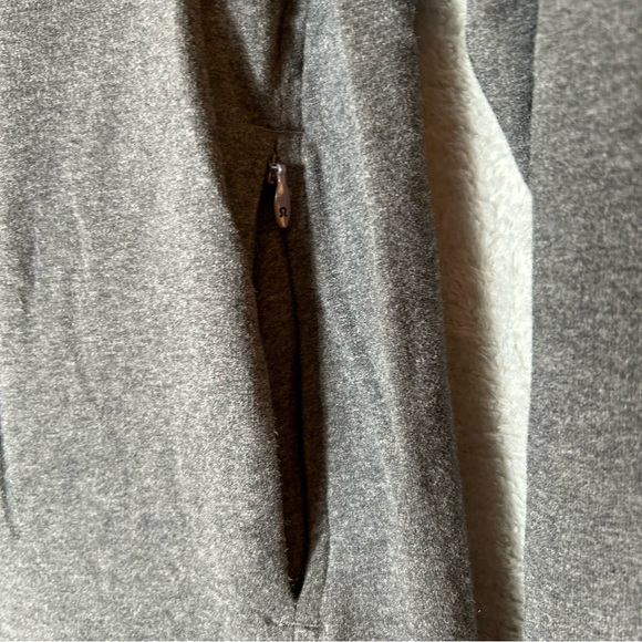 Lululemon On The Double Pullover Sweatshirt Womens 10 Gray Athletic Cowl Neck‎ - Picture 13 of 13